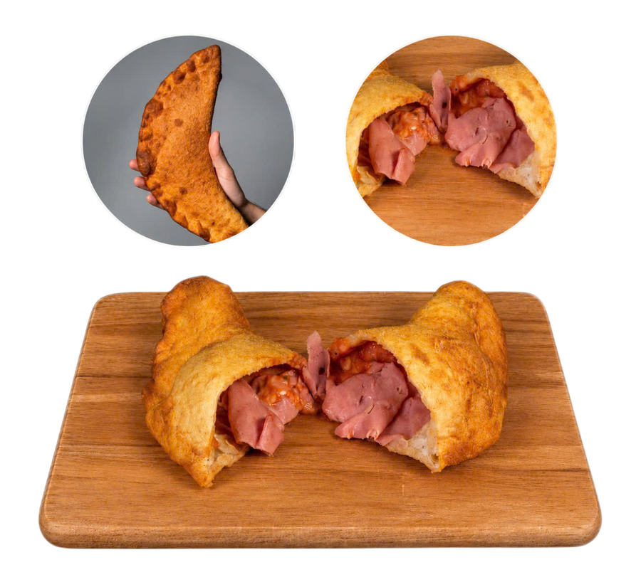 Panzerotti tomato sauce, ham and mozzarella