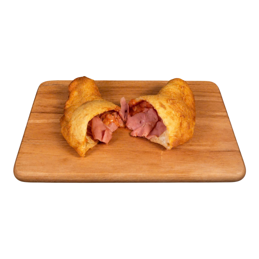 Panzerotti tomato sauce, ham and mozzarella